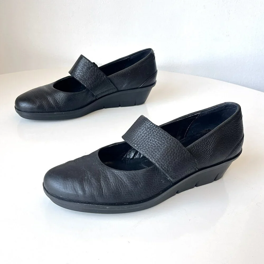 Women's ECCO Skyler Black Leather Mary Jane Wedge Shoes Size 9